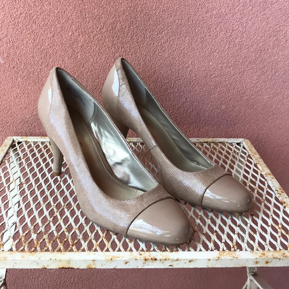 🐳Bandolino size 11 beige high heels🐳